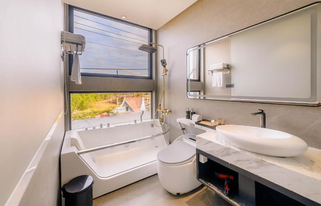 New Century Dalat Hotel - 7