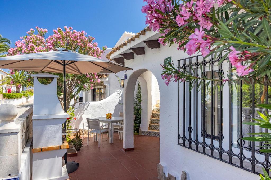 Balkón nebo terasa v ubytování Urbanización El Oasis, 20 Villas en 1ª Línea Playa