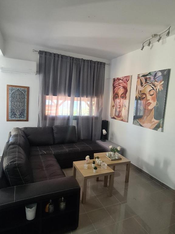 Χώρος καθιστικού στο Sunset Paradise Villa Stroumpi