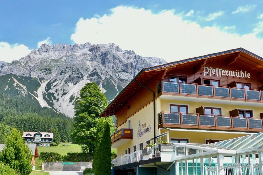 Nespecifikovaný výhled na hory nebo výhled na hory při pohledu z hotelu