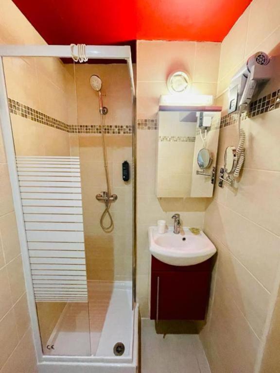 Hipotel Paris Gambetta République - Resim 16