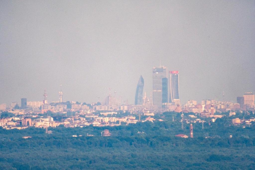Nespecifikovaný výhled na destinaci Madonna del Sasso nebo výhled na město při pohledu z hotelu