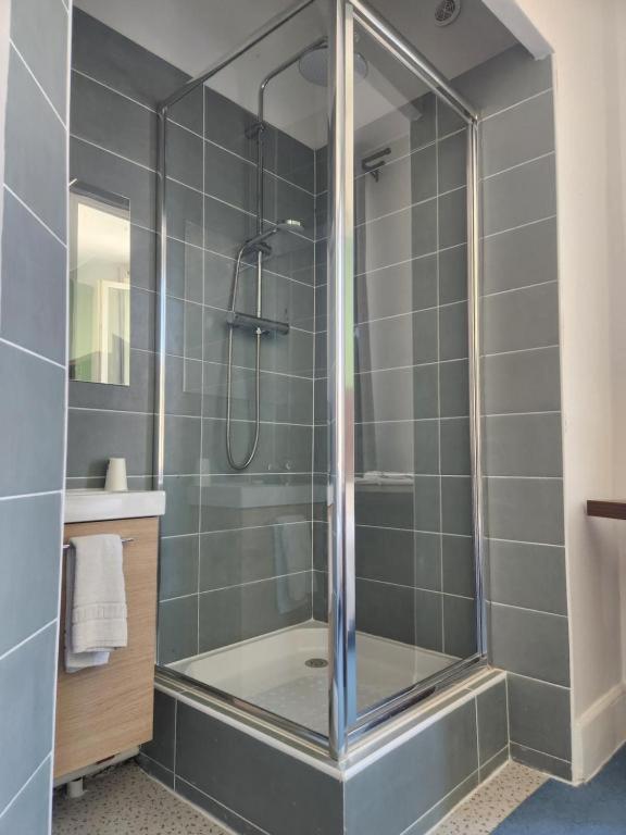 Hôtel Chateaubriand - Resim 3