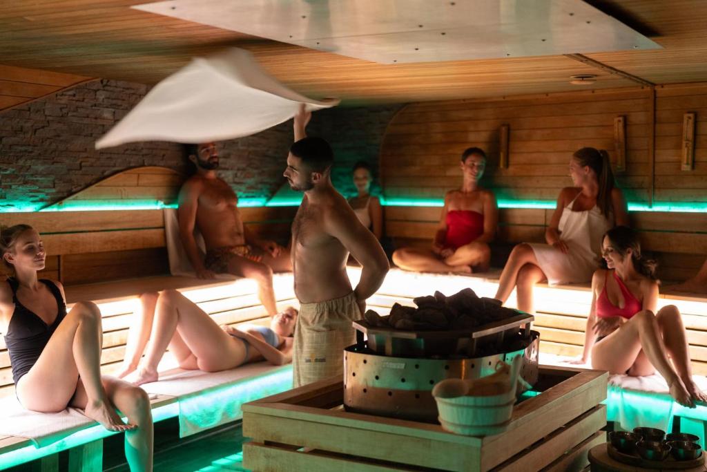 Goście zatrzymujący się w obiekcie Hotel Ózon & Luxury Villas