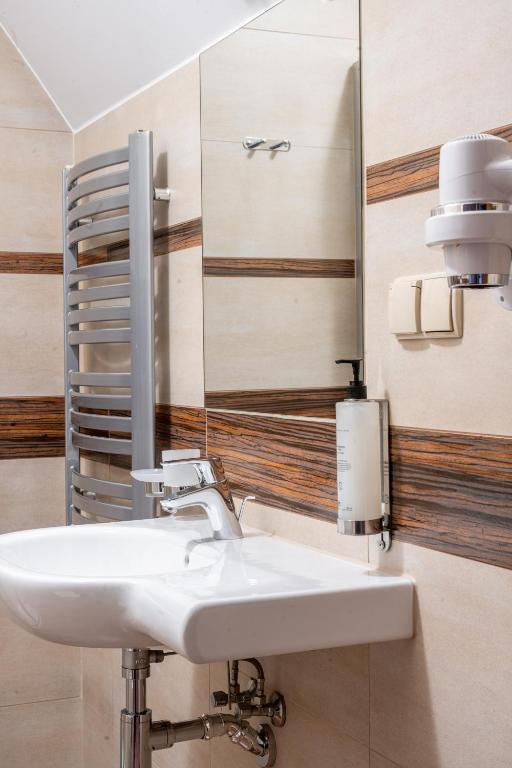 Hotel Willa Pod Skocznia - Resim 42