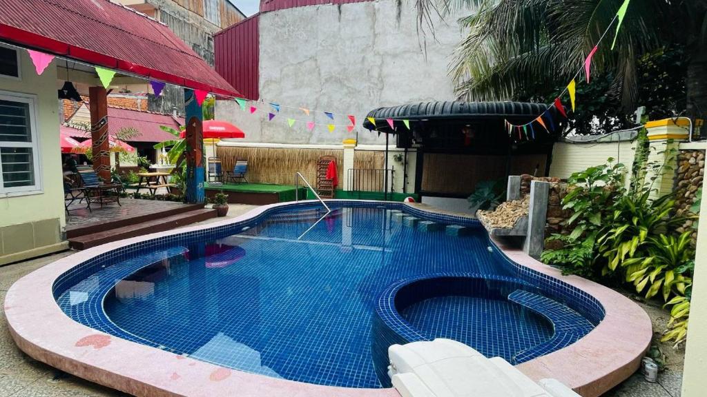 Bazén v ubytování Studebaker Guesthouse nebo v jeho okolí