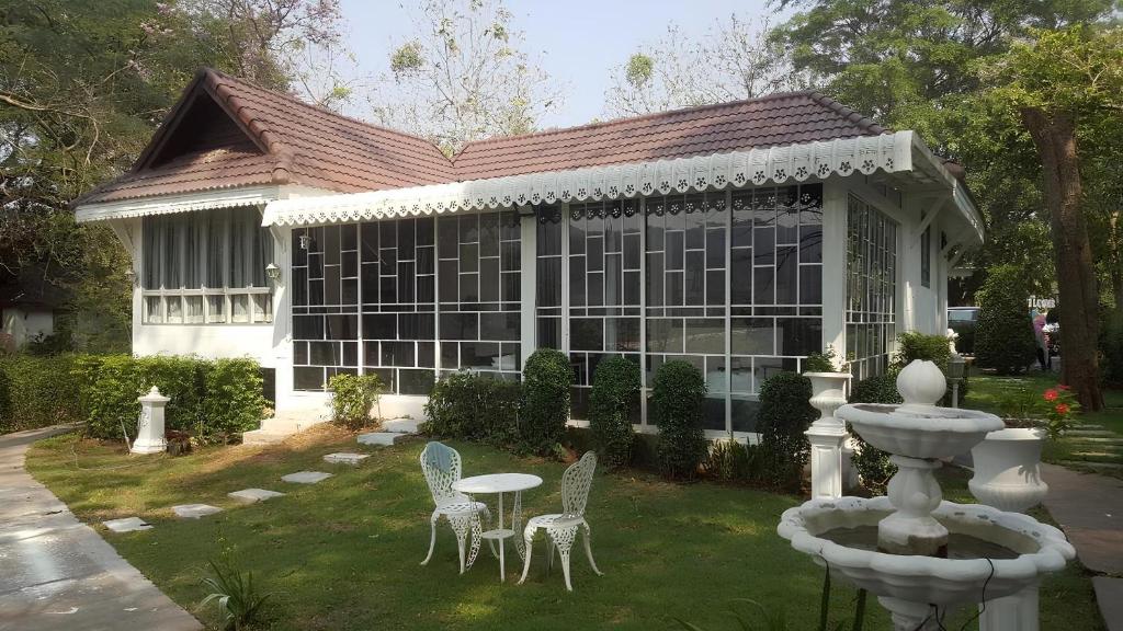 Κήπος έξω από το Aran Hostel Pasak Riverside, Kaeng Khoi, Saraburi