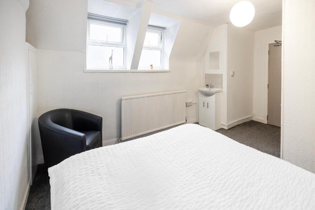 OYO A Better Night Hotel - Manchester Salford - Resim 41