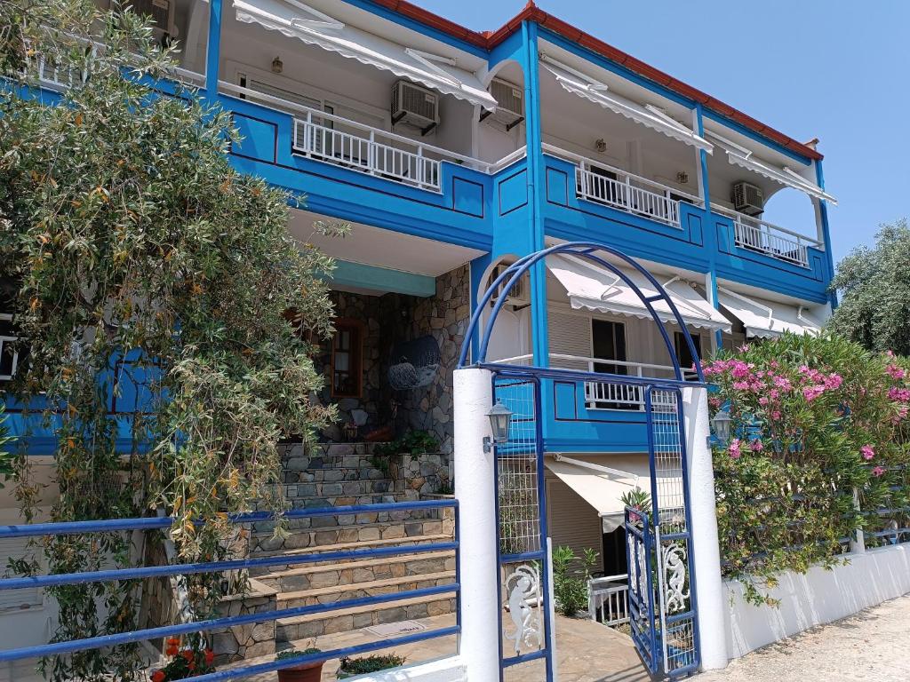 Budova, kde se aparthotel nachází