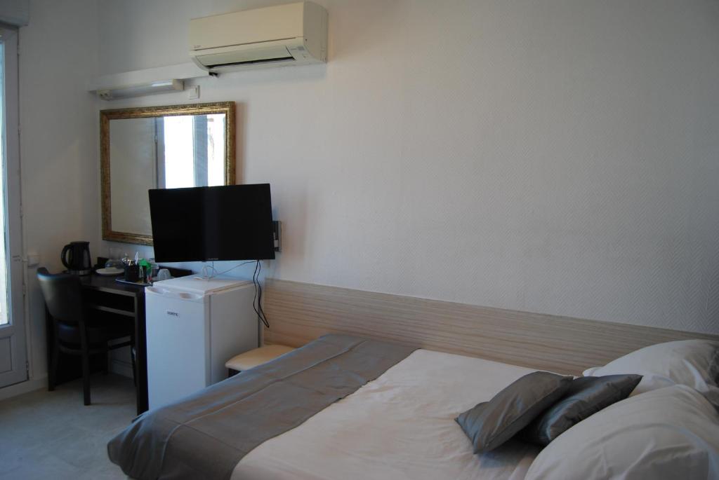 Hôtel Azur - Resim 11