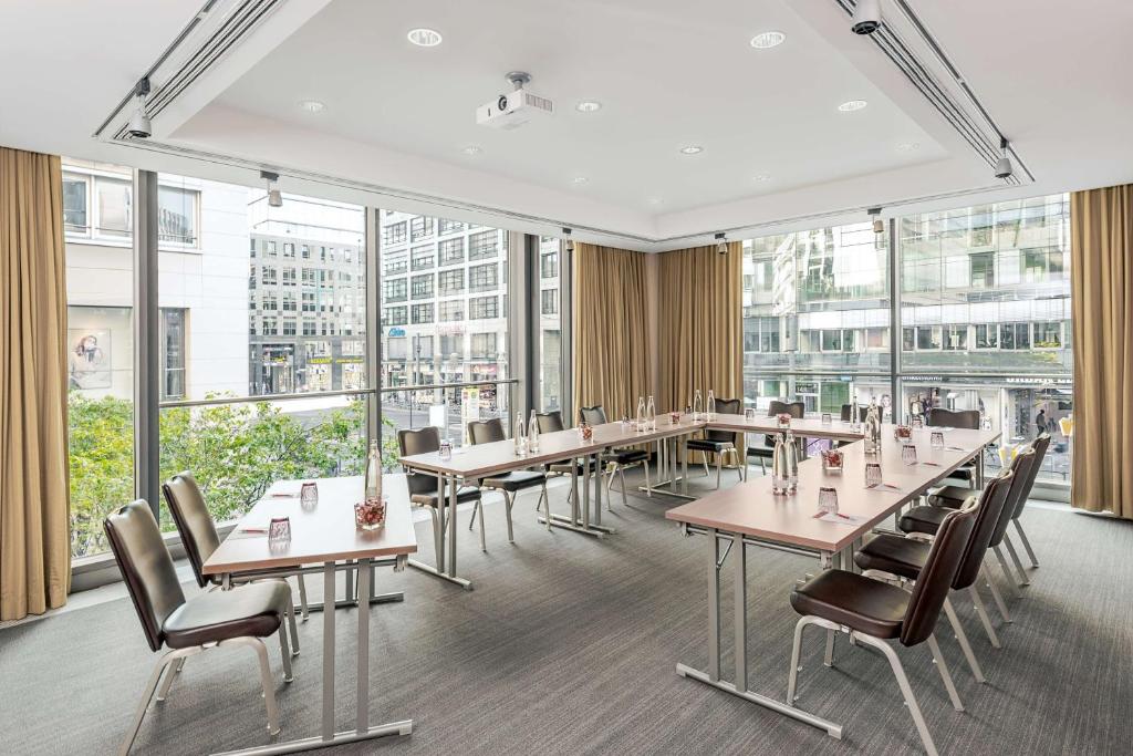 NH Collection Berlin Mitte Friedrichstrasse - Resim 7