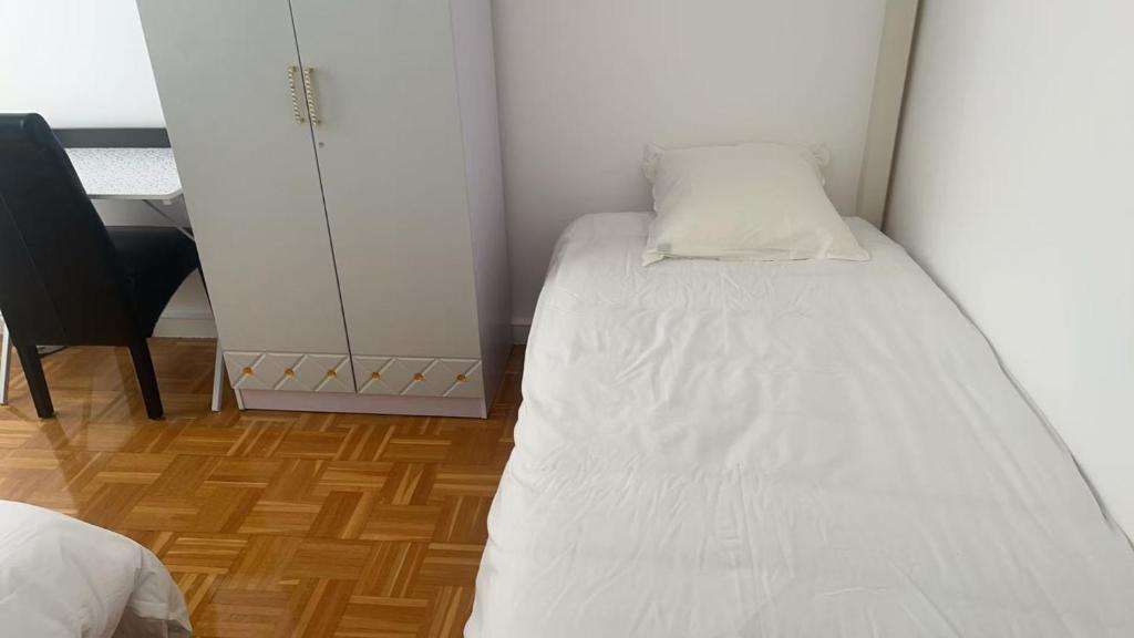 Votre Maison Lointaine - Deluxe Room (2 Adults + 1 Child)