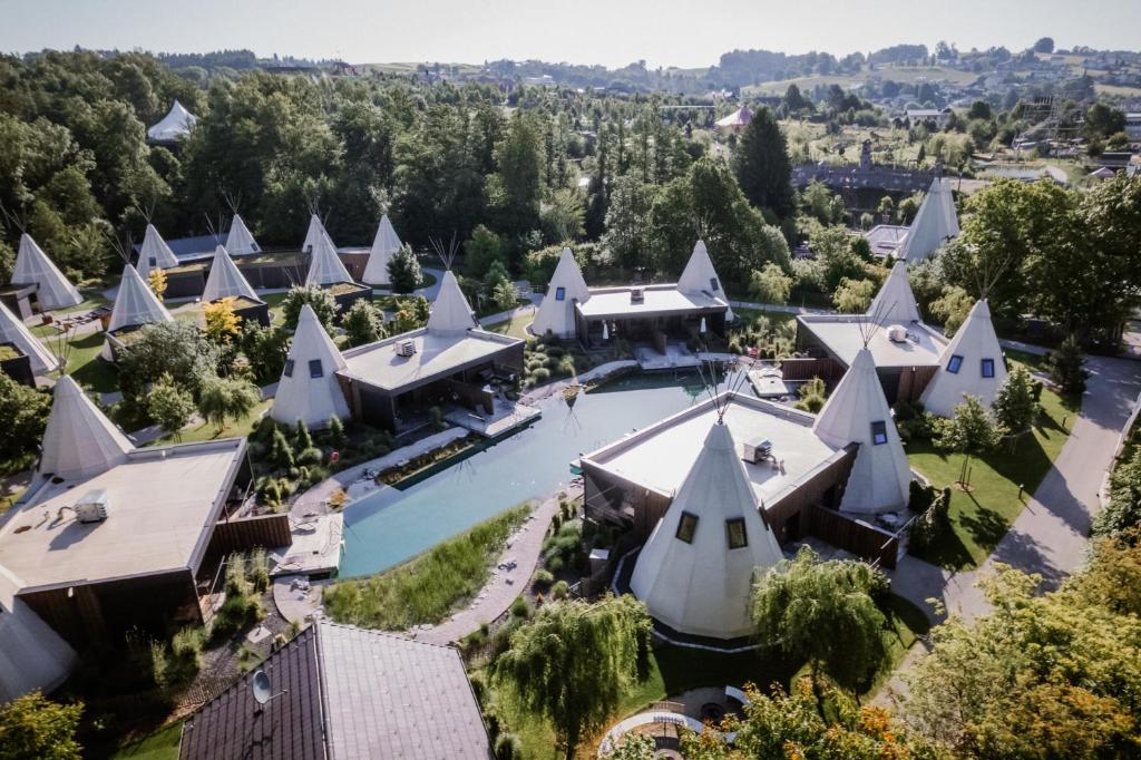 Bazén v ubytování IKUNA Naturresort nebo v jeho okolí