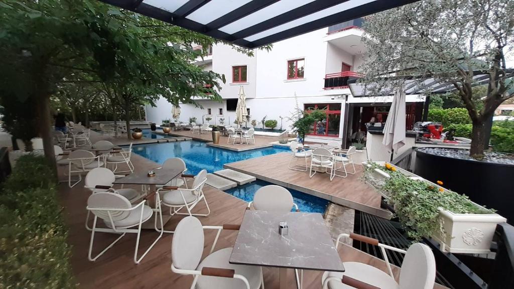 Bazén v ubytování Hotel Radobolja nebo v jeho okolí