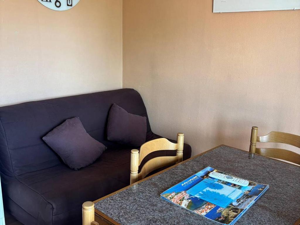 Posedenie v ubytovaní Charmant F2 avec Loggia et Parking à 800m des Cures - 4 couchages - Amélie-les-Bains - FR-1-703-140