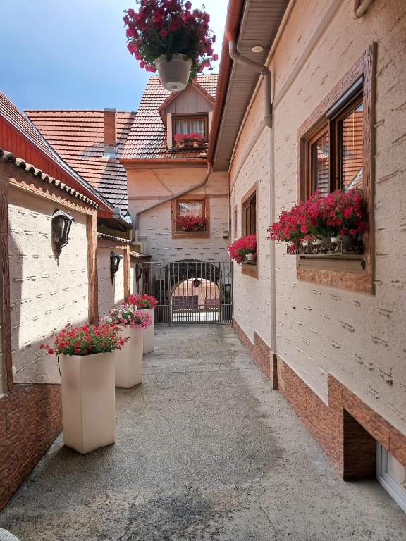 Budova, kde se hotel nachází