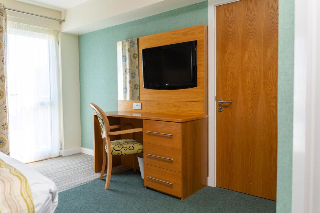 Croyde Bay Hotel or Self Catering - 