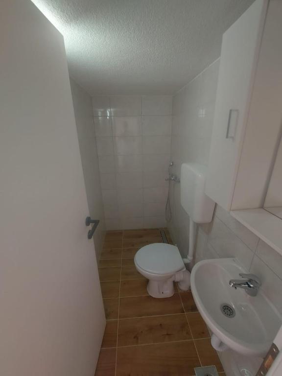 Koupelna v ubytování Apartmani Barka