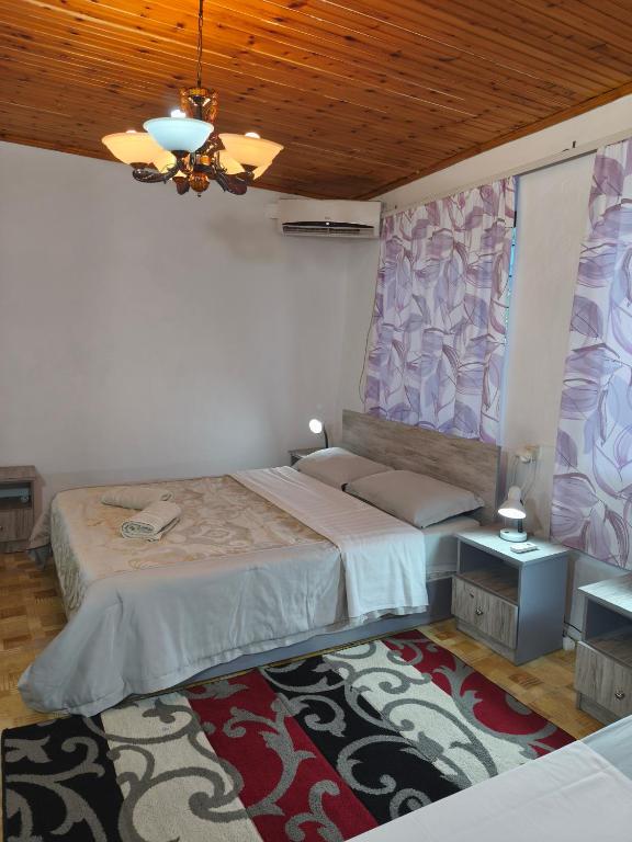 Postel nebo postele na pokoji v ubytování oneTwoSleep GuestHouse