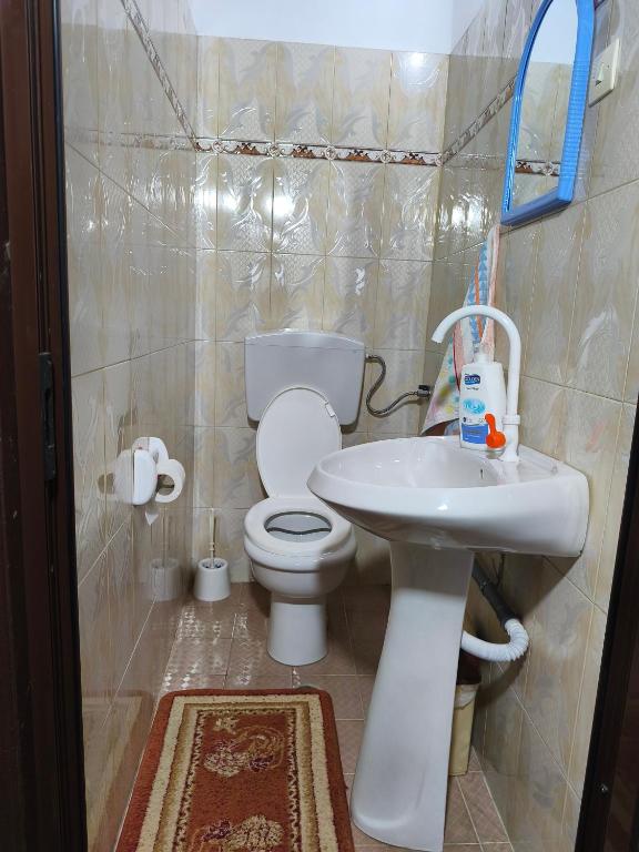 Koupelna v ubytování oneTwoSleep GuestHouse