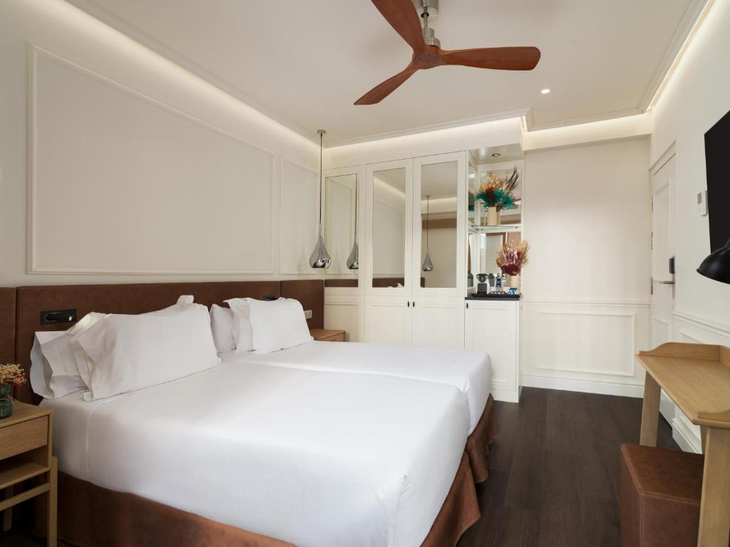 H10 Universitat - 11