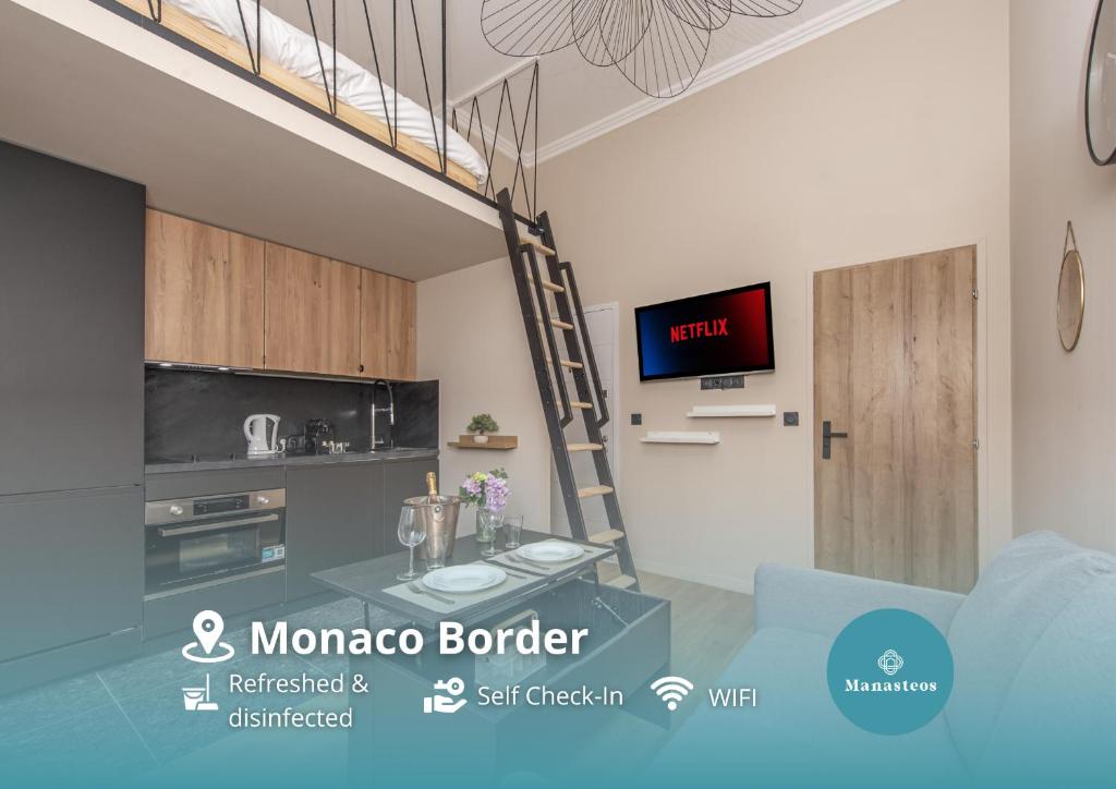 un salon avec un escalier dans un loft dans l'établissement 5mn Monaco - Coquet studio avec coin nuit - DQ, à Beausoleil