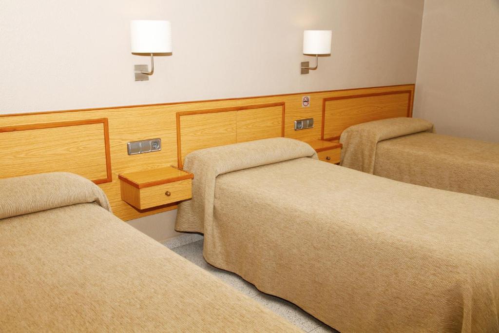 Hostal Nuevo Colon, Barcelona – Updated 2023 Prices