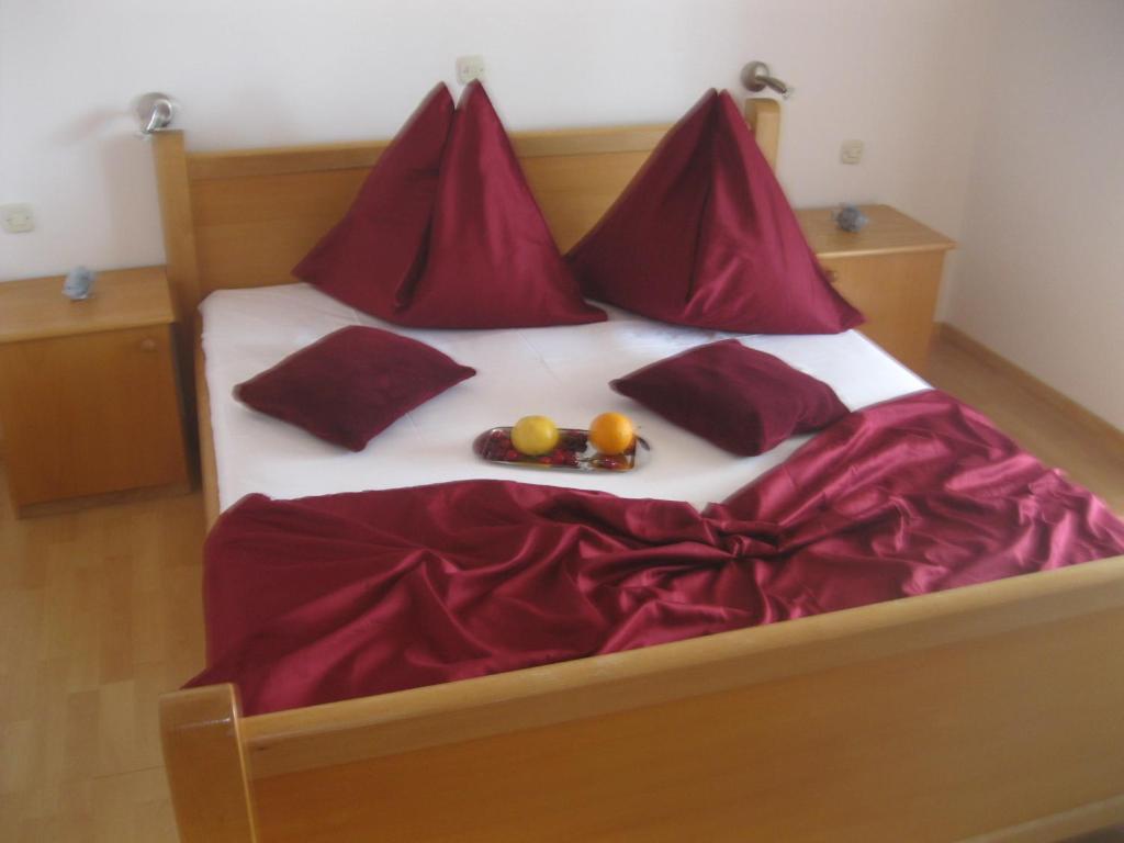 Posteľ alebo postele v izbe v ubytovaní Apartments Villa Macola