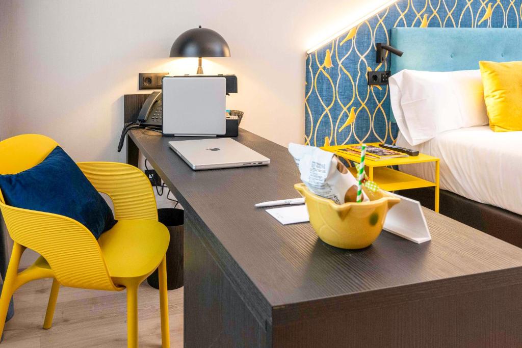 Hotel Pathos by Mimood Aparthotels