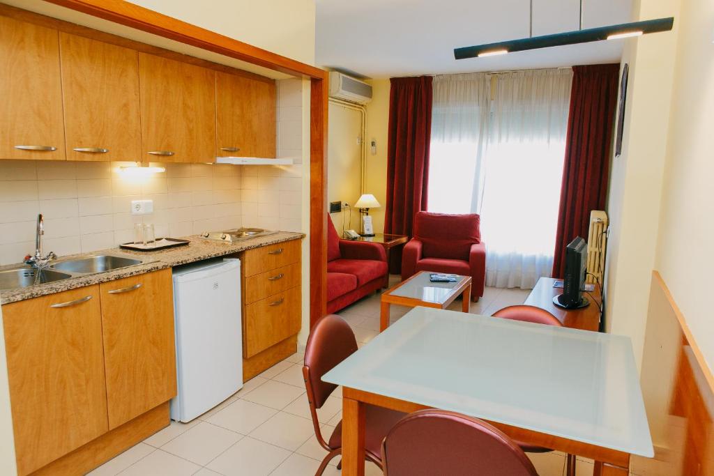 Aparthotel Bertrán - Resim 29