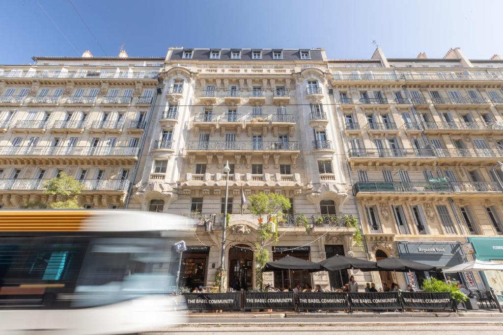 The Babel Community - République - Joliette - Resim 9