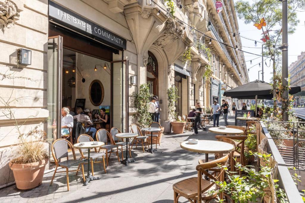 The Babel Community - République - Joliette - Resim 18