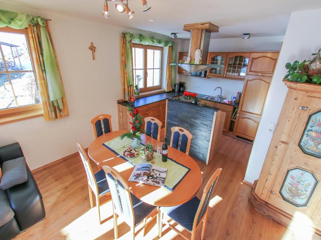 Kuchyň nebo kuchyňský kout v ubytování Cosy holiday flat in a farmhouse