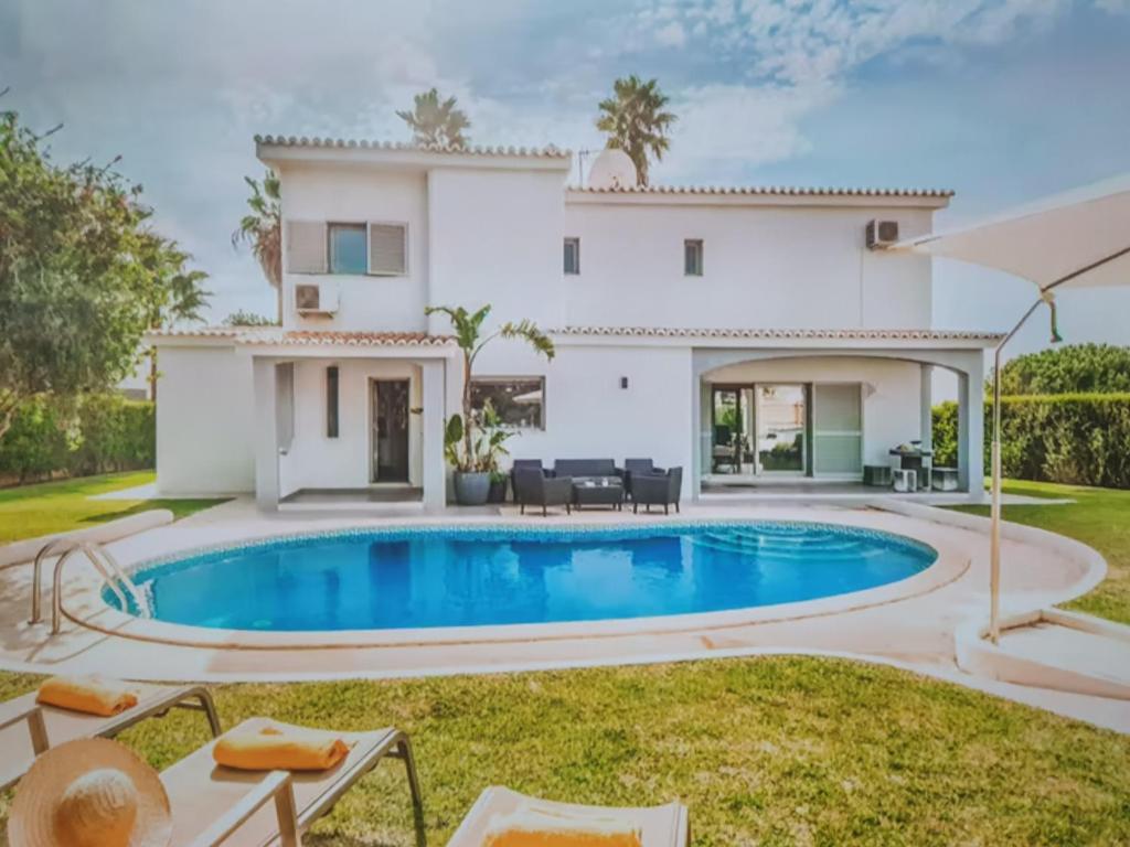 Private villa with private pool near beach - 17880, Guia (nove cijene ...