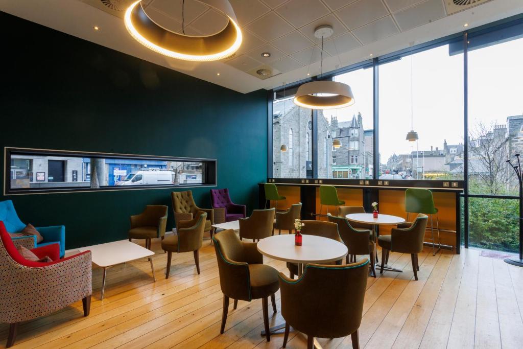 Posezení v ubytování Park Inn by Radisson Aberdeen