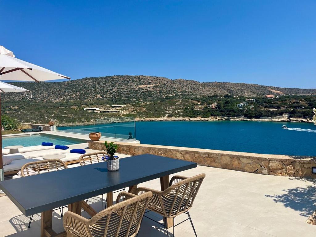 Fotografia z galérie ubytovania SeaWave Villa II, By Hellocrete v destinácii Marathi