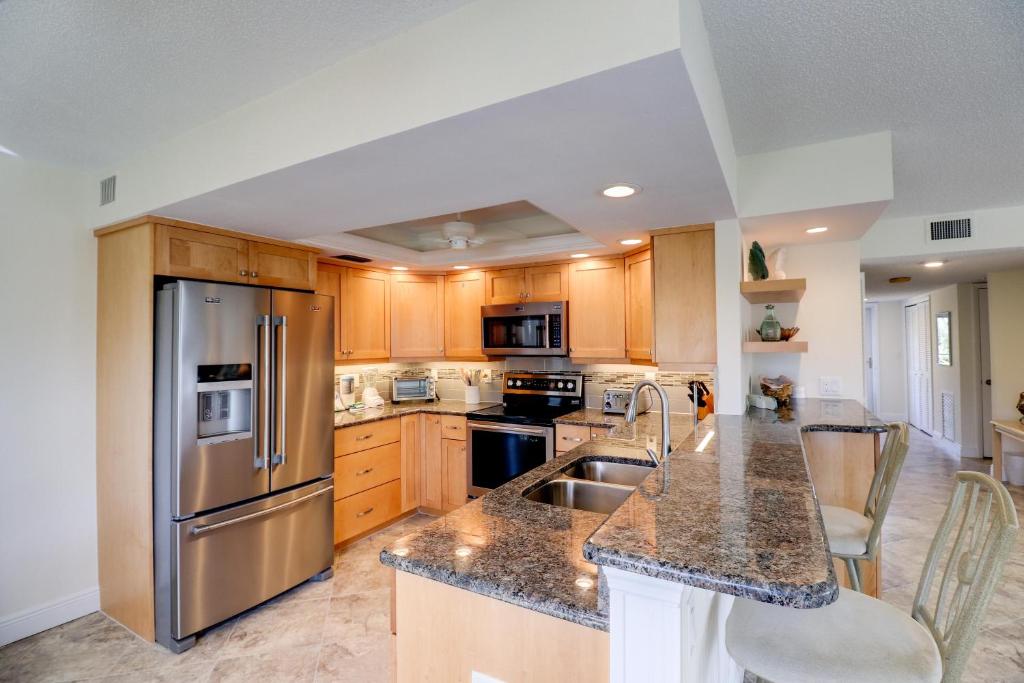 Kuchyň nebo kuchyňský kout v ubytování Sanibel Surfside 216