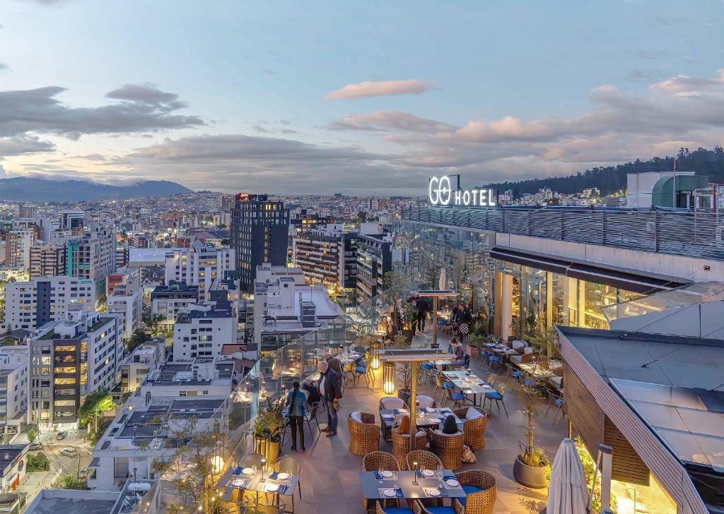 Linna Quito üldine vaade või majutusasutusest GO Quito Hotel pildistatud vaade