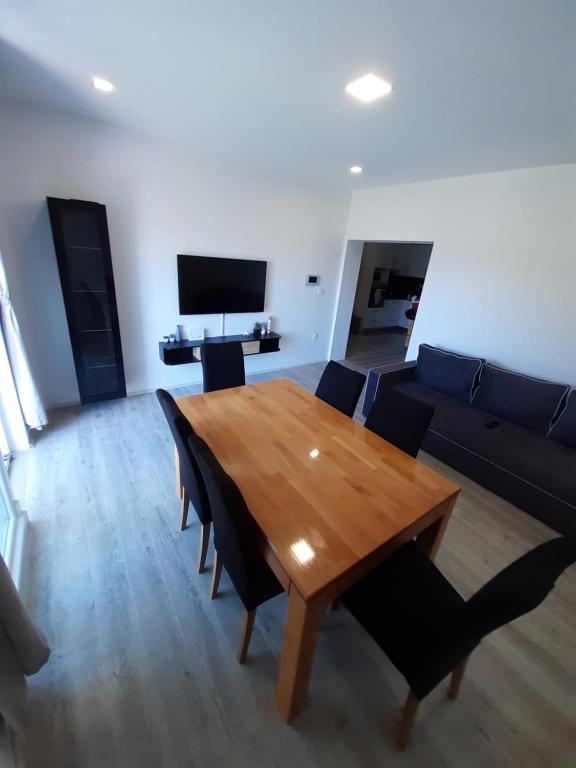 TV a/nebo společenská místnost v ubytování Apartment Nino