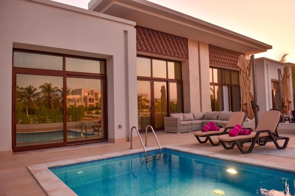 Bazén v ubytování Segal Rotana Salalah Villa wz Private S Pool nebo v jeho okolí
