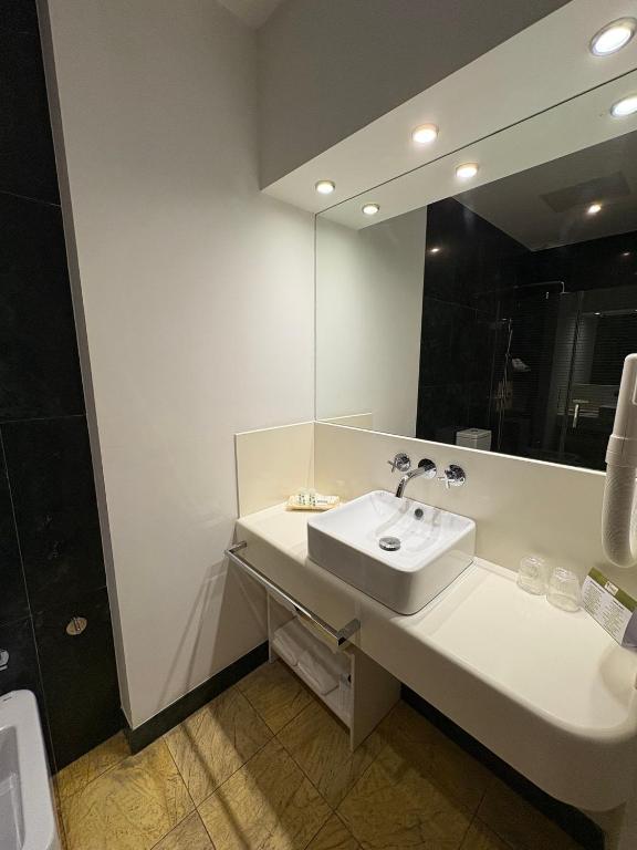 Łazienka w obiekcie Hostal El Alojado de Velarde