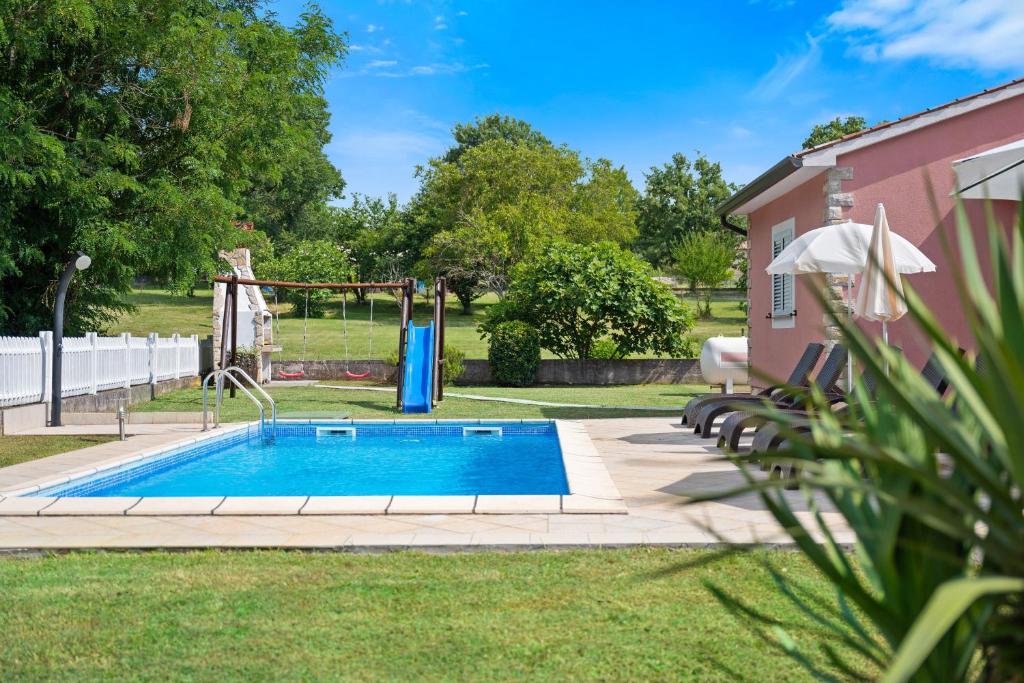 Bazén v ubytování Haus Dodo, Oase Im Grünen nebo v jeho okolí