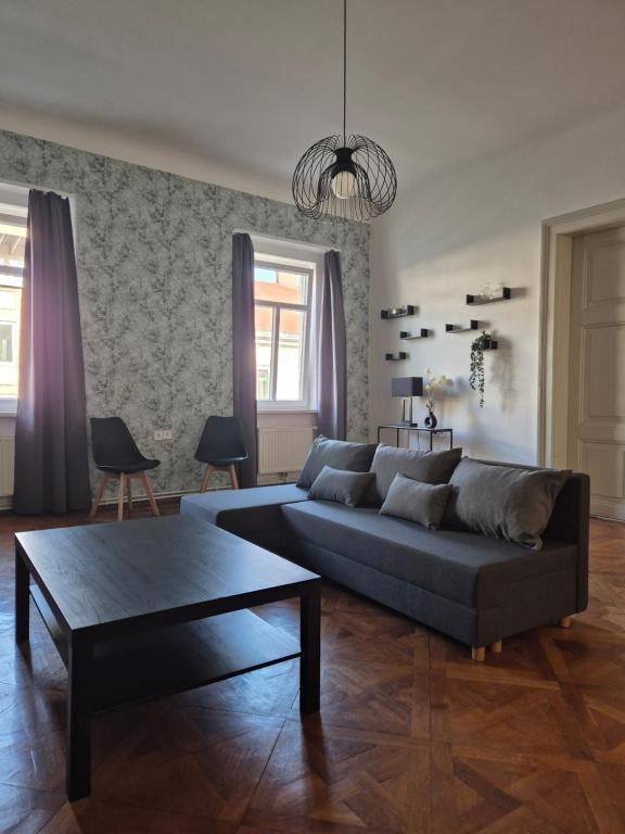 Χώρος καθιστικού στο Center flat 160m2