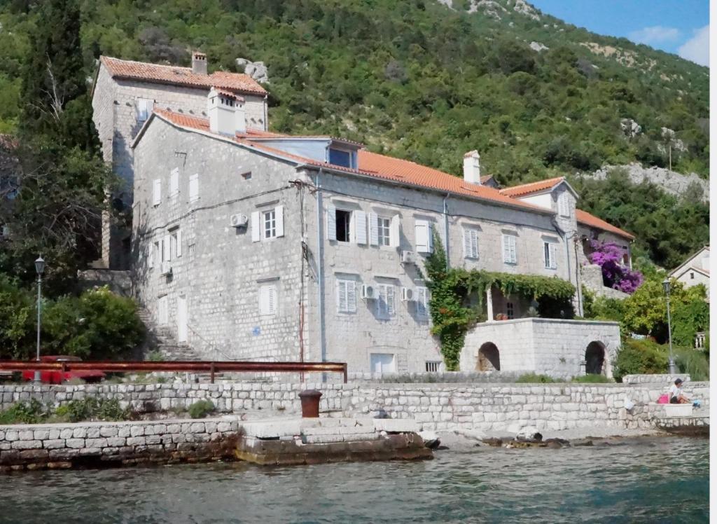 Apartment Dyonis Perast