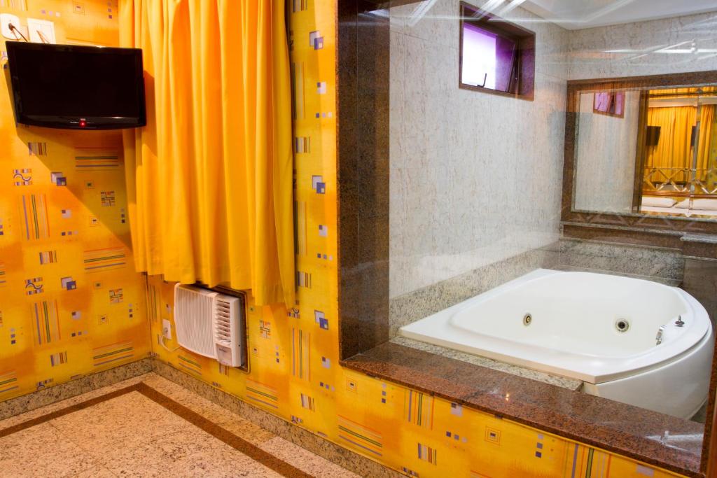  Hotel Malaga (Adult Only)