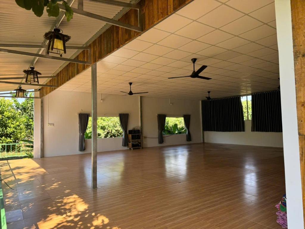 Vịnh Bốn Mùa - 4 Seasons Resort - Habitación Compartida Mixta De 8 Camas
