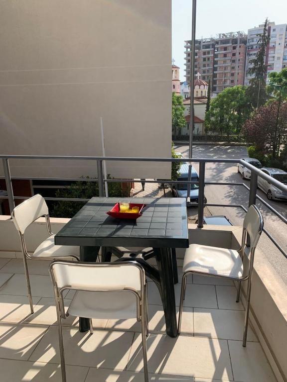 Ban công/sân hiên tại City Apartment Vlora 01