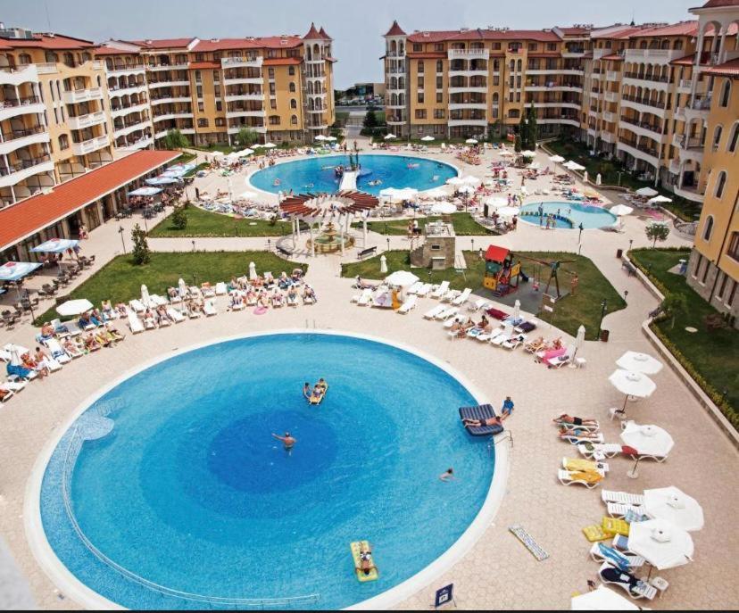 Swimmingpoolen hos eller tæt på 2 Room Apartment Royal Sun Sunnybeach