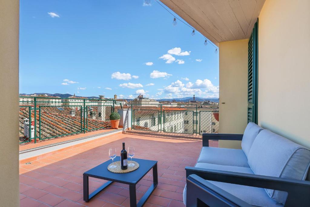 Balkón alebo terasa v ubytovaní Penthouse with big terrace in Oltrarno