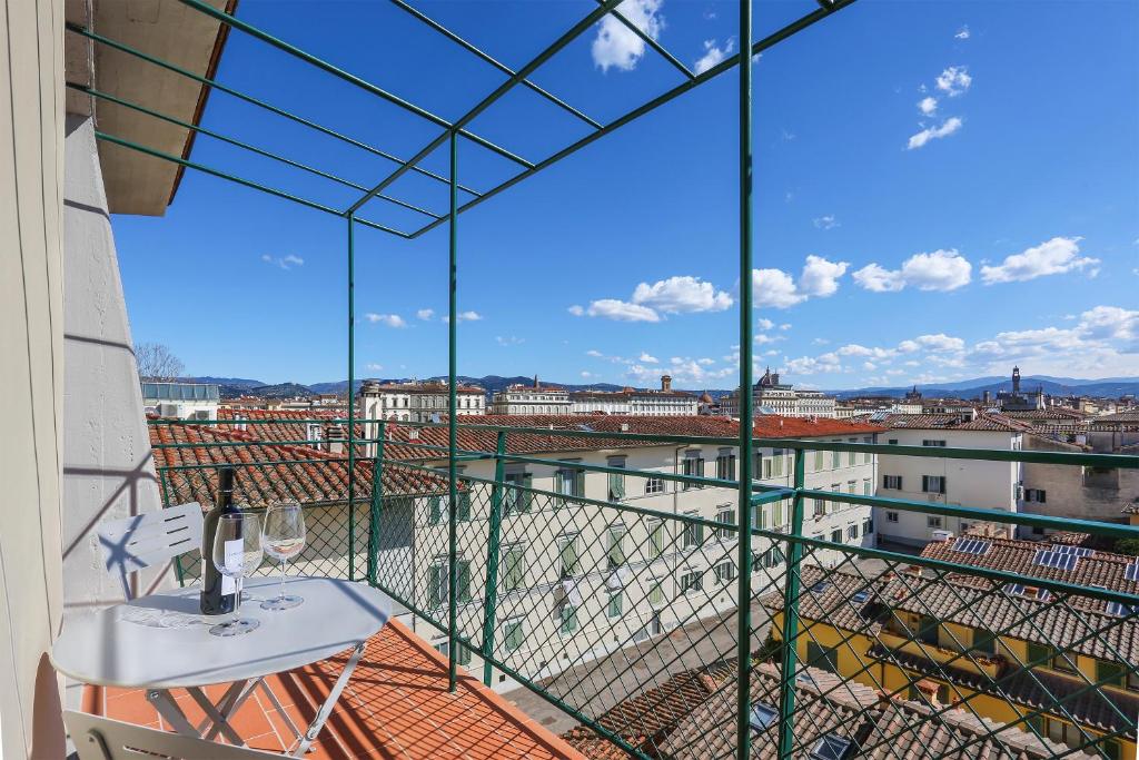 Balkón alebo terasa v ubytovaní Penthouse with big terrace in Oltrarno